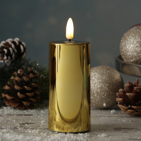 LED Kerze - Kunststoff - 3D Flamme - Timer - H: 12,5cm - D: 5cm - gold glänzend